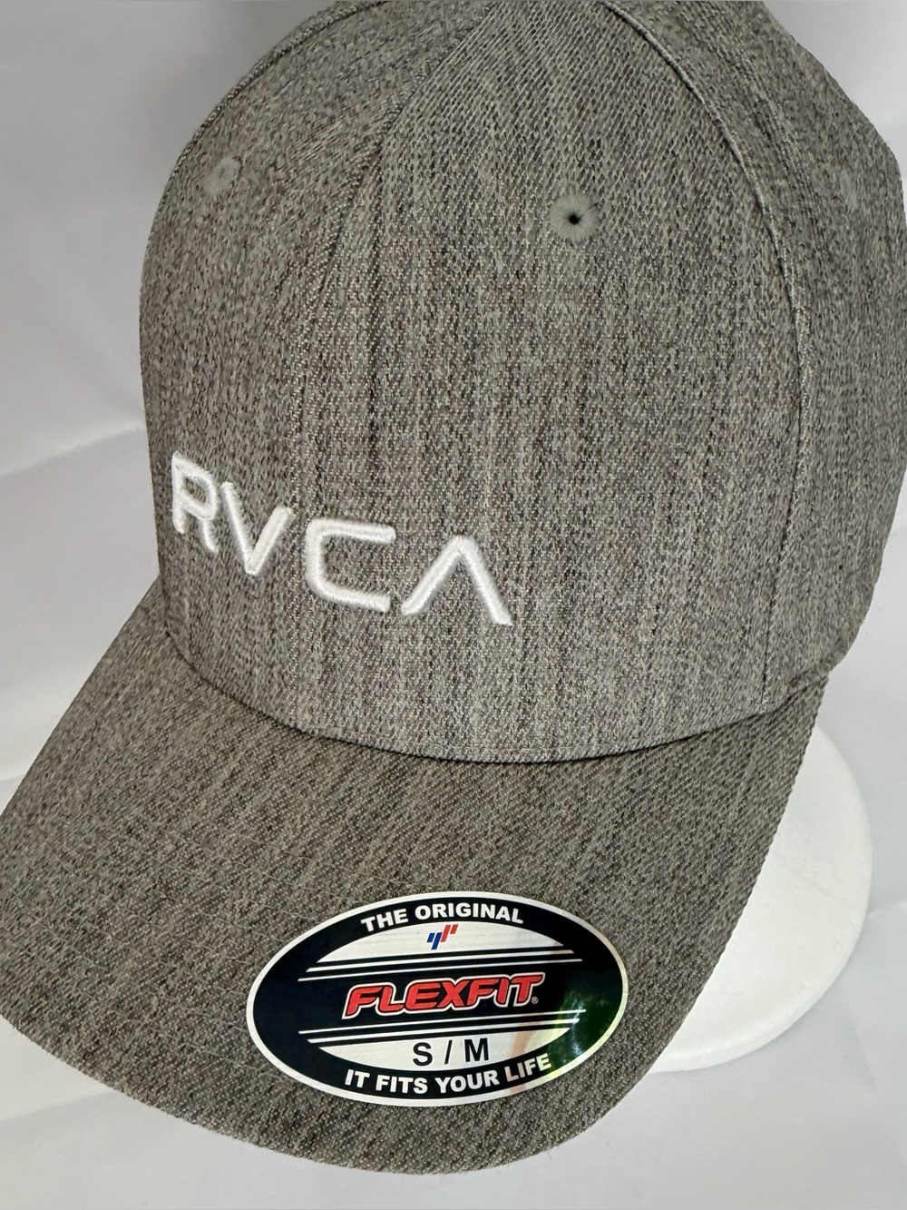 RVCA FlexFit Hat Gray White Mid Fit Size S/M Embroidered Fitted Curved Brim